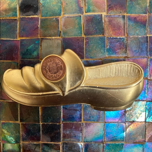 Penny Loafer Pin - Picture 2 of 6